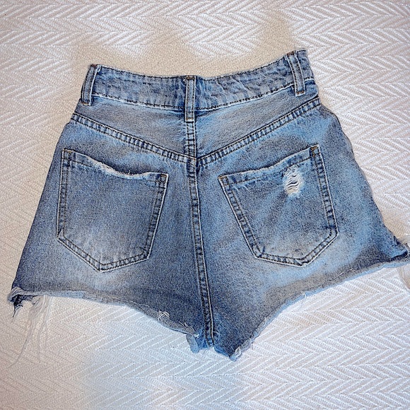 Cotton On denim shorts - Picture 3 of 3
